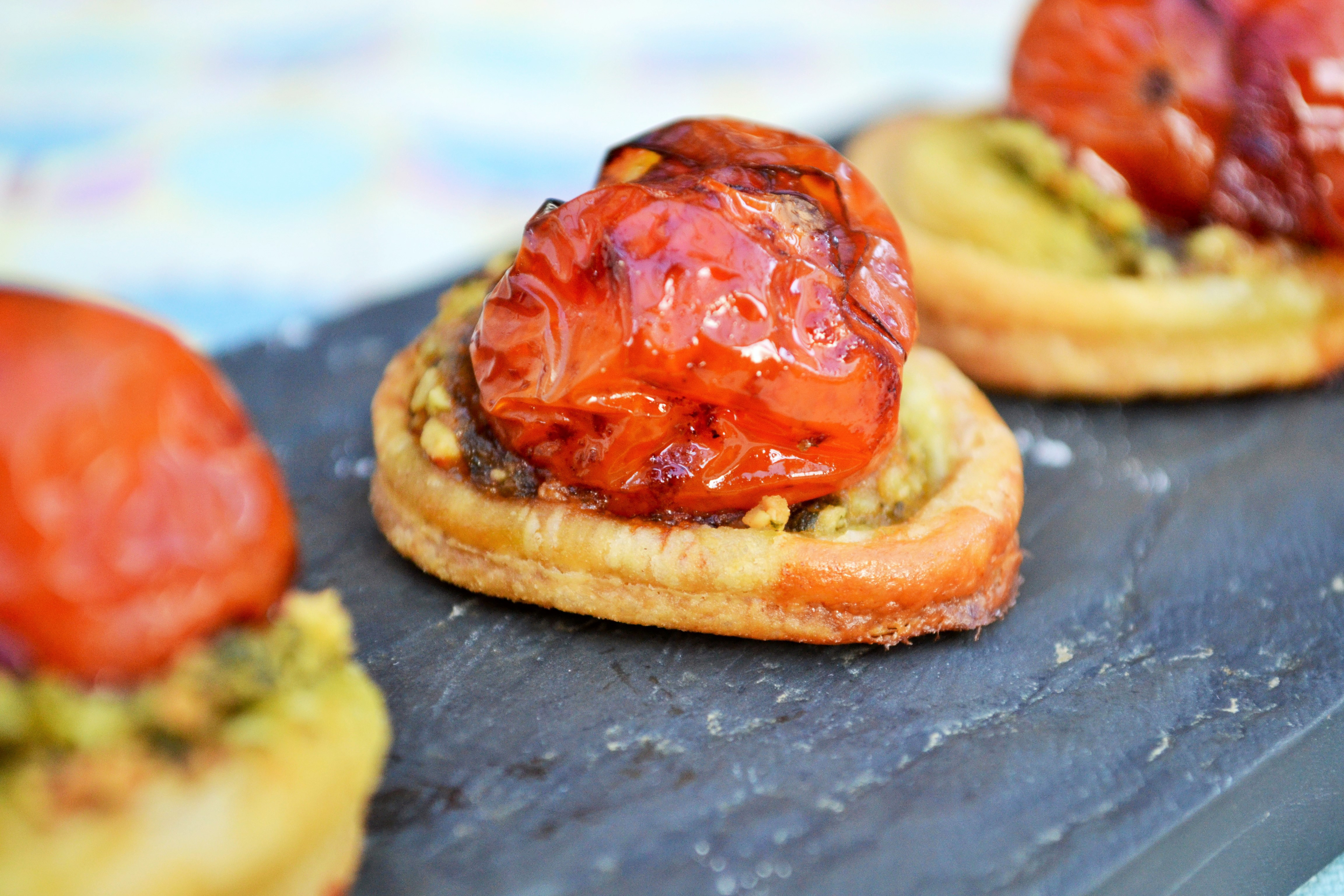 Easy Canapes For Dinner Party - Delicious And Easy Canapes The Kitchen Magpie : Canapés are a really simple, lovely way to get people talking at your party, and because they're so easy to eat and are usually small nibbles, they're the perfect food to socialise over.